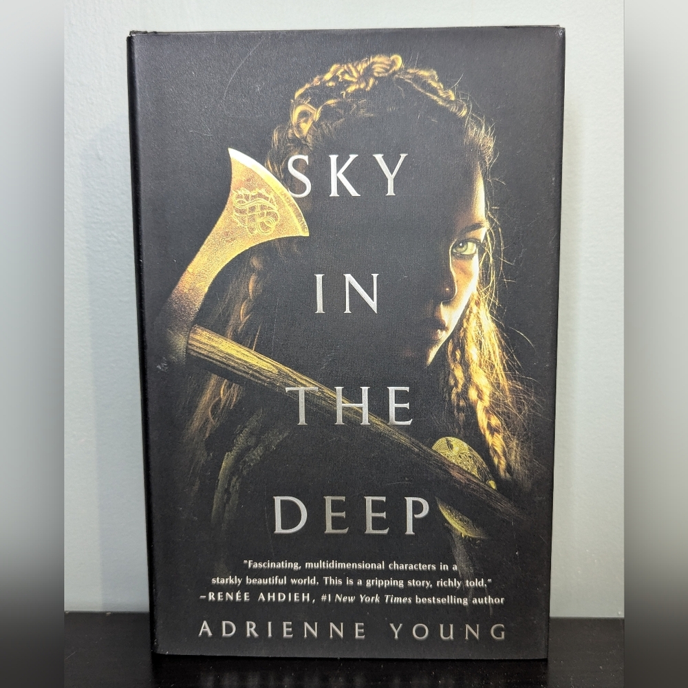 4/$10 📚 Sky in‎ the Deep By Adrienne Young